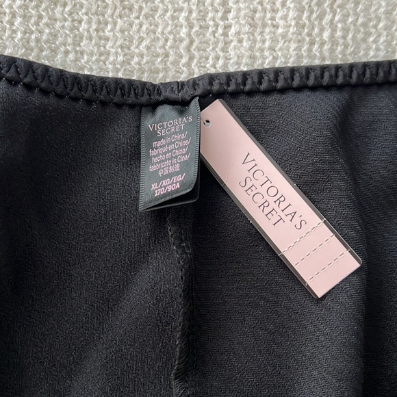 VS Satin cami set - Picture 6 of 6